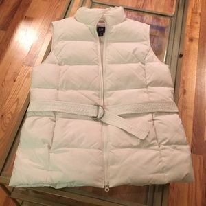 NWOT GAP Down Puffer Belted Vest